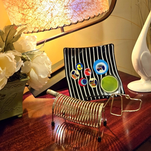 Rare, Retro, Vintage Gold Tone Metal Coil/Spiral Dog Desk Caddy, Letter Holder - Picture 3 of 12